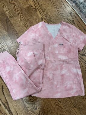 FIGS Pink Tie-Dye Set